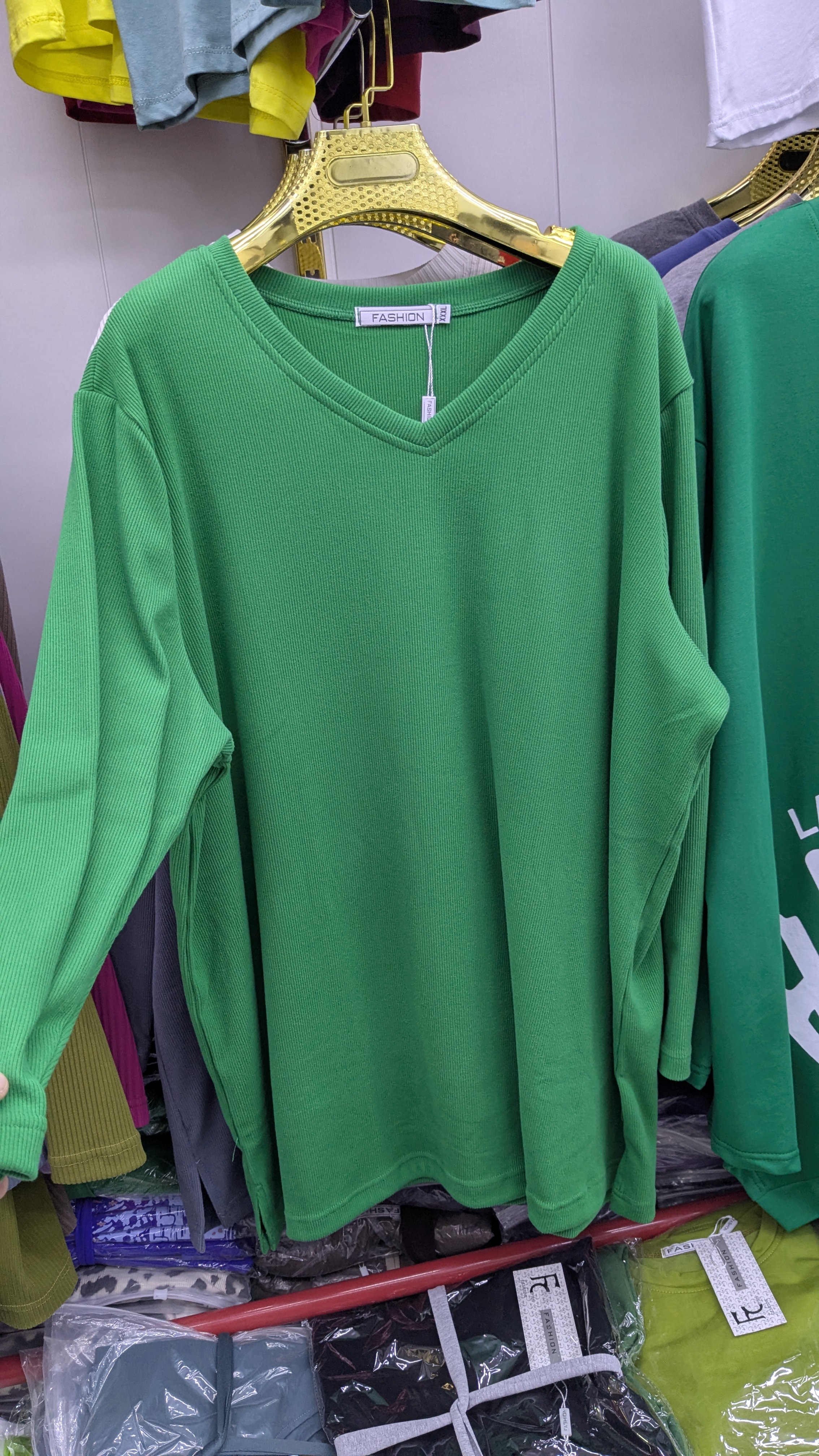 Зеленый свитер - до обработки